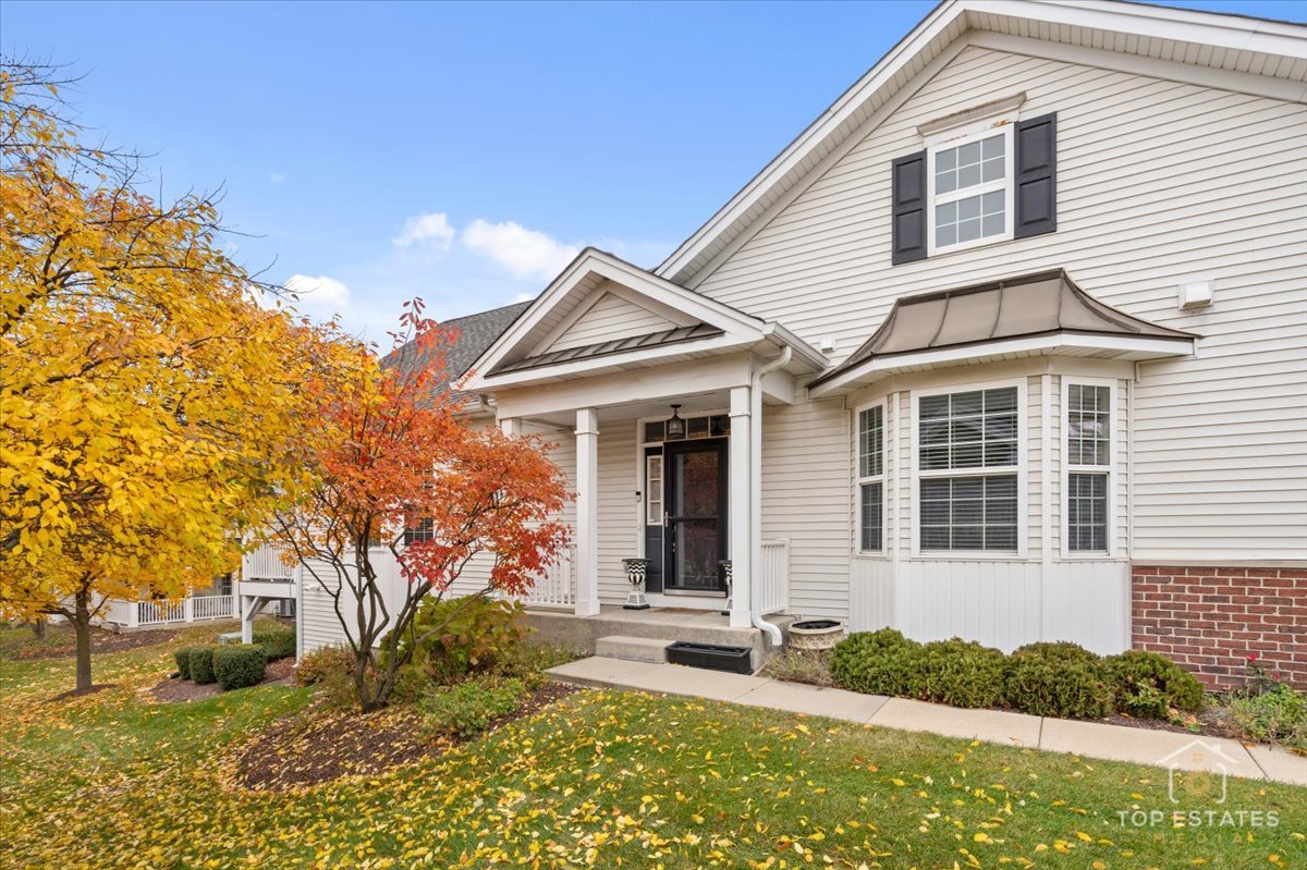 1039 Riviera Drive #1039, Elgin, IL 60124