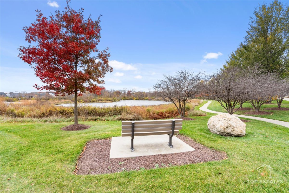 1039 Riviera Drive #1039, Elgin, IL 60124