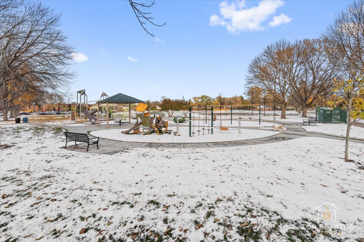 1802 N Aspen Drive, Mount Prospect, IL 60056