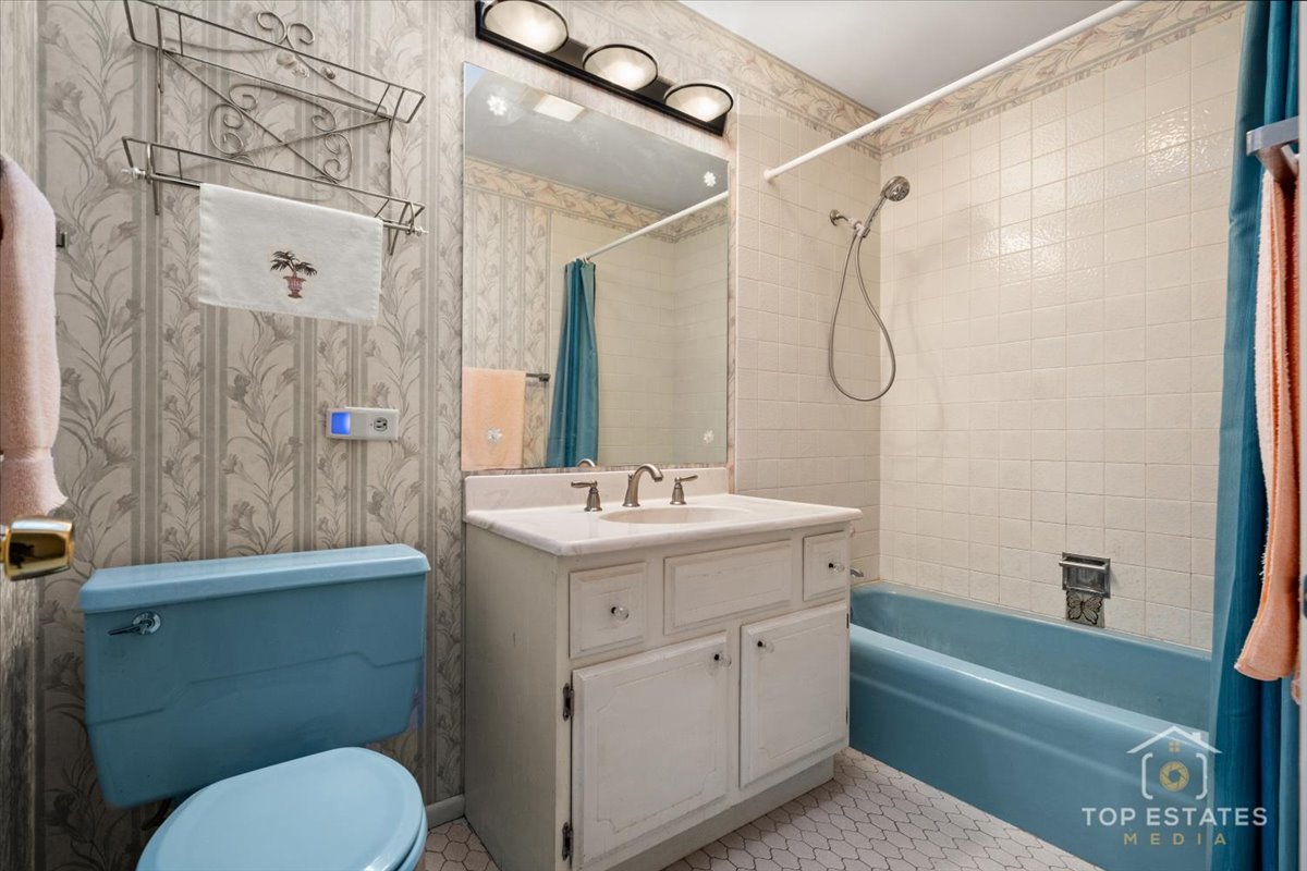 1802 N Aspen Drive, Mount Prospect, IL 60056