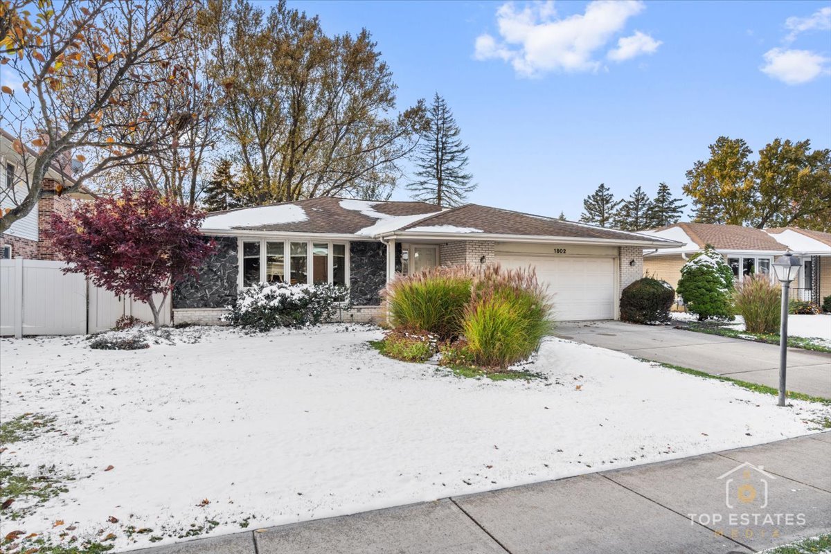 1802 N Aspen Drive, Mount Prospect, IL 60056