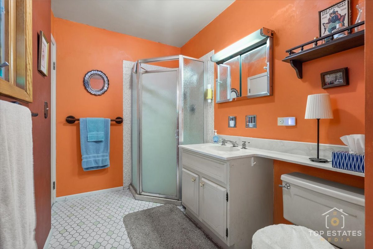 1802 N Aspen Drive, Mount Prospect, IL 60056