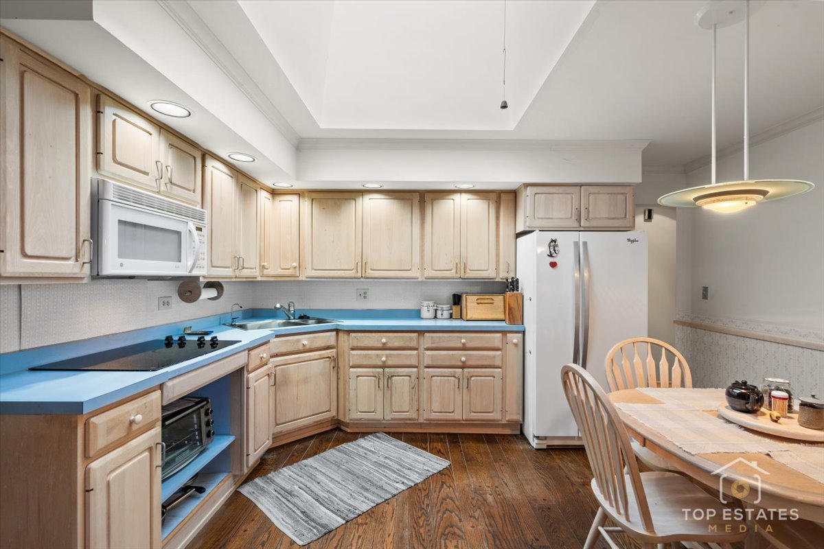 1802 N Aspen Drive, Mount Prospect, IL 60056