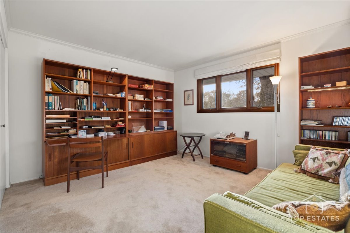 1802 N Aspen Drive, Mount Prospect, IL 60056