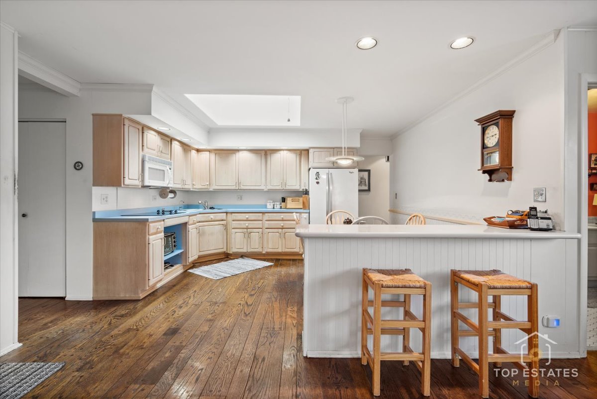 1802 N Aspen Drive, Mount Prospect, IL 60056