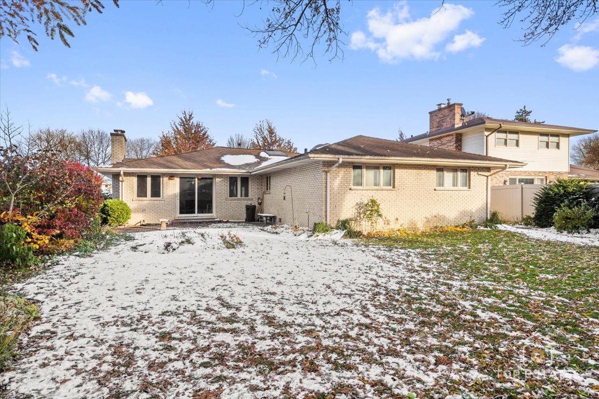 1802 N Aspen Drive, Mount Prospect, IL 60056