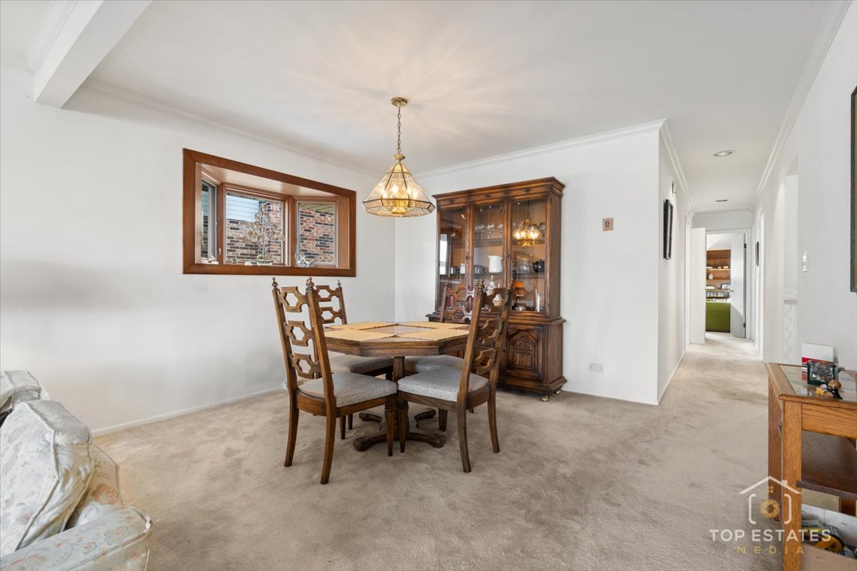 1802 N Aspen Drive, Mount Prospect, IL 60056