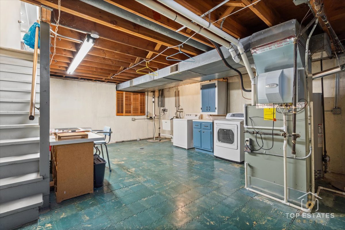 1802 N Aspen Drive, Mount Prospect, IL 60056