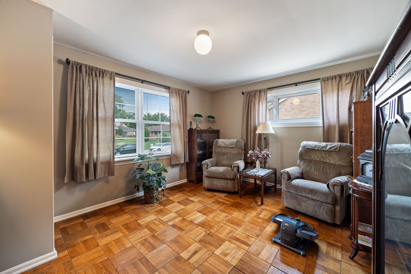 223 W Washington Boulevard, Lombard, IL 60148