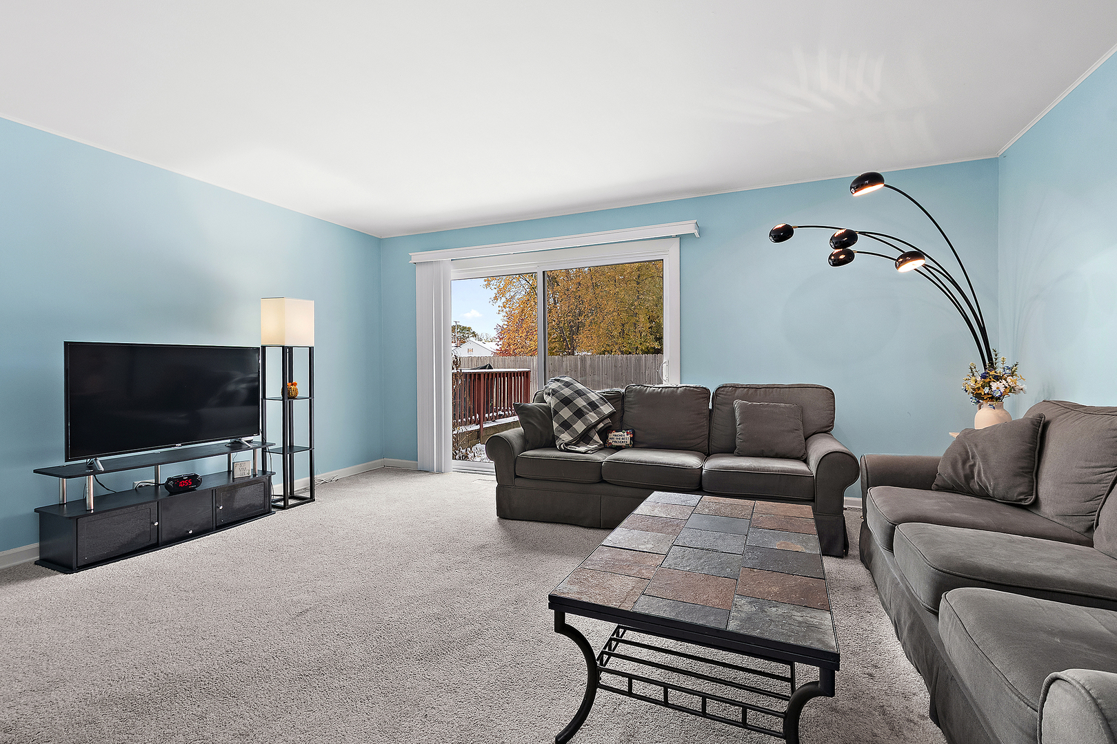 7682 S 88th Court, Justice, IL 60458