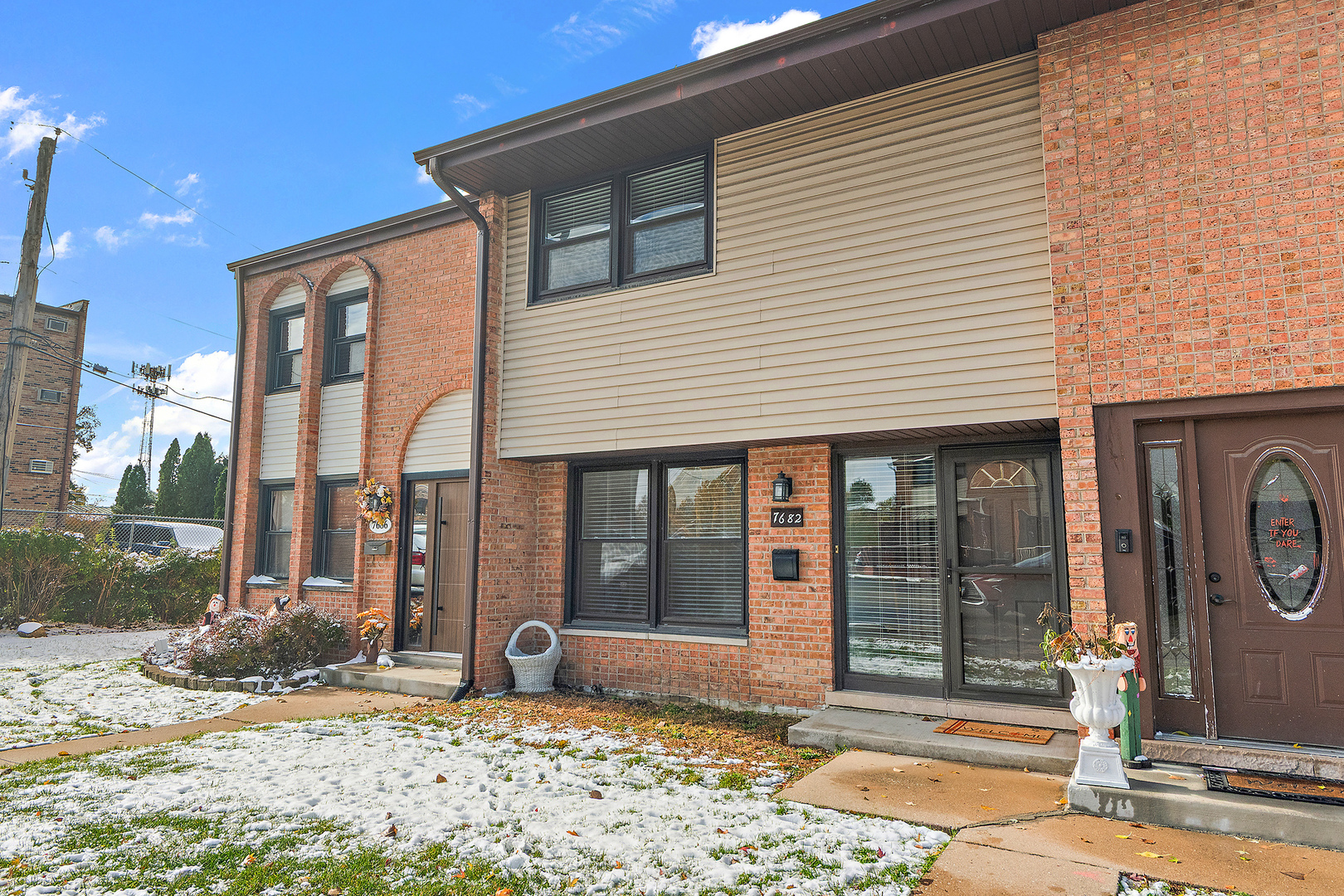 7682 S 88th Court, Justice, IL 60458