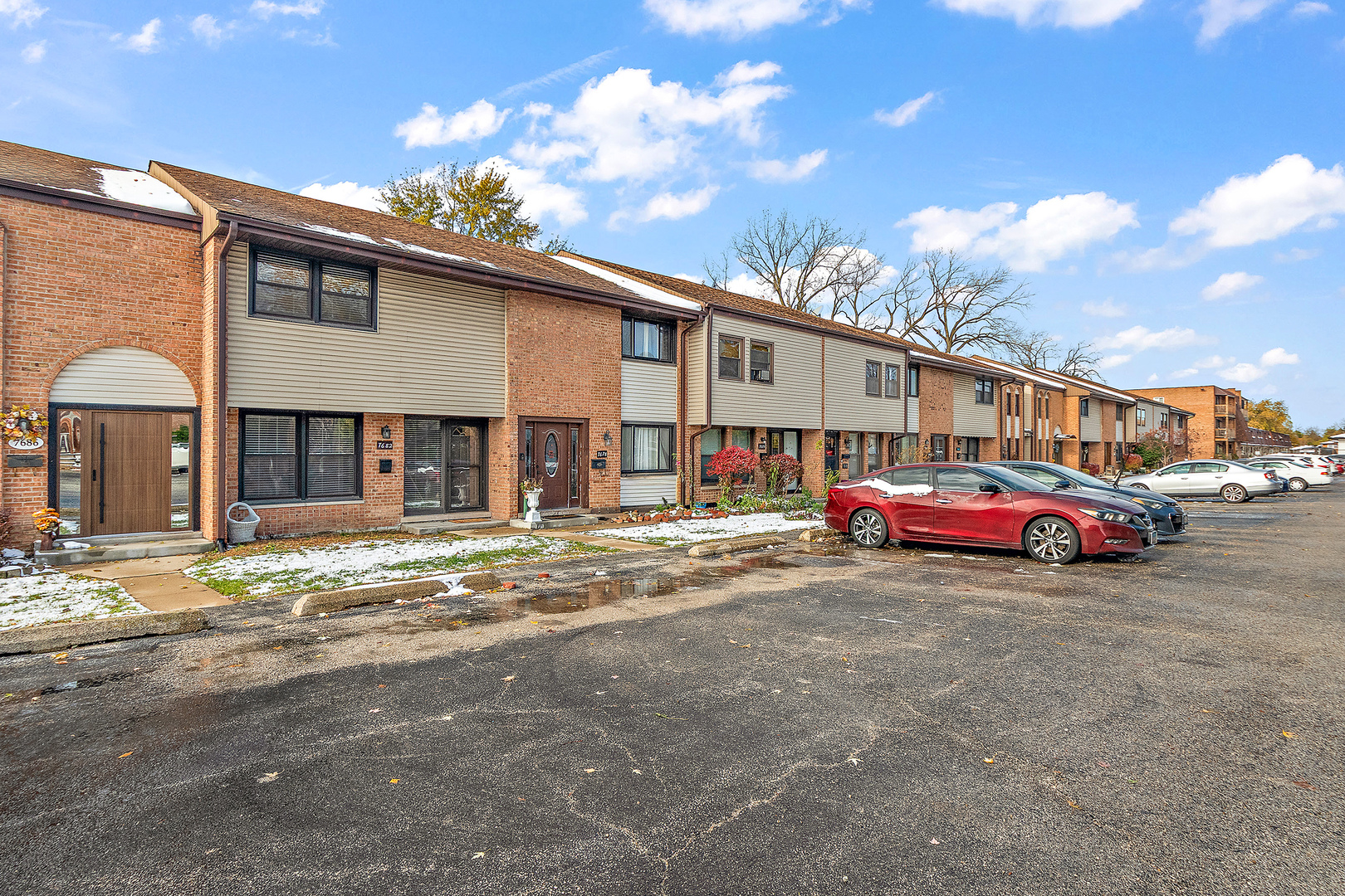 7682 S 88th Court, Justice, IL 60458