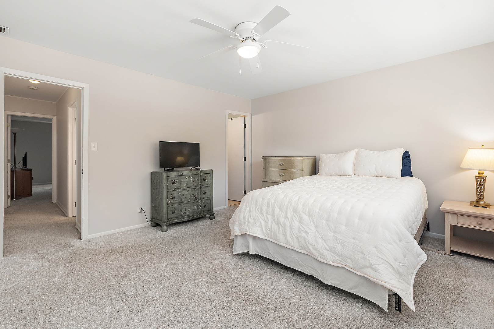 7682 S 88th Court, Justice, IL 60458