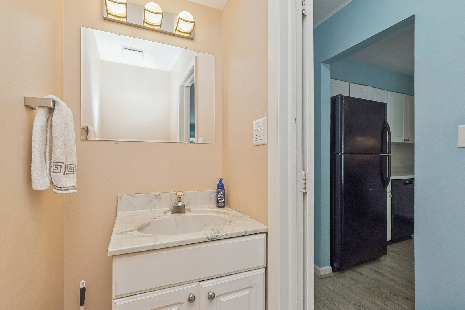 7682 S 88th Court, Justice, IL 60458