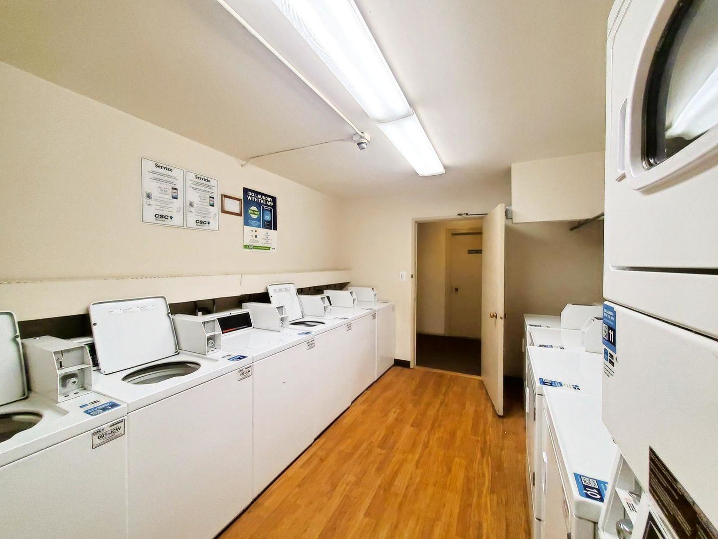 1500 ROBIN Circle #108, Hoffman Estates, IL 60169