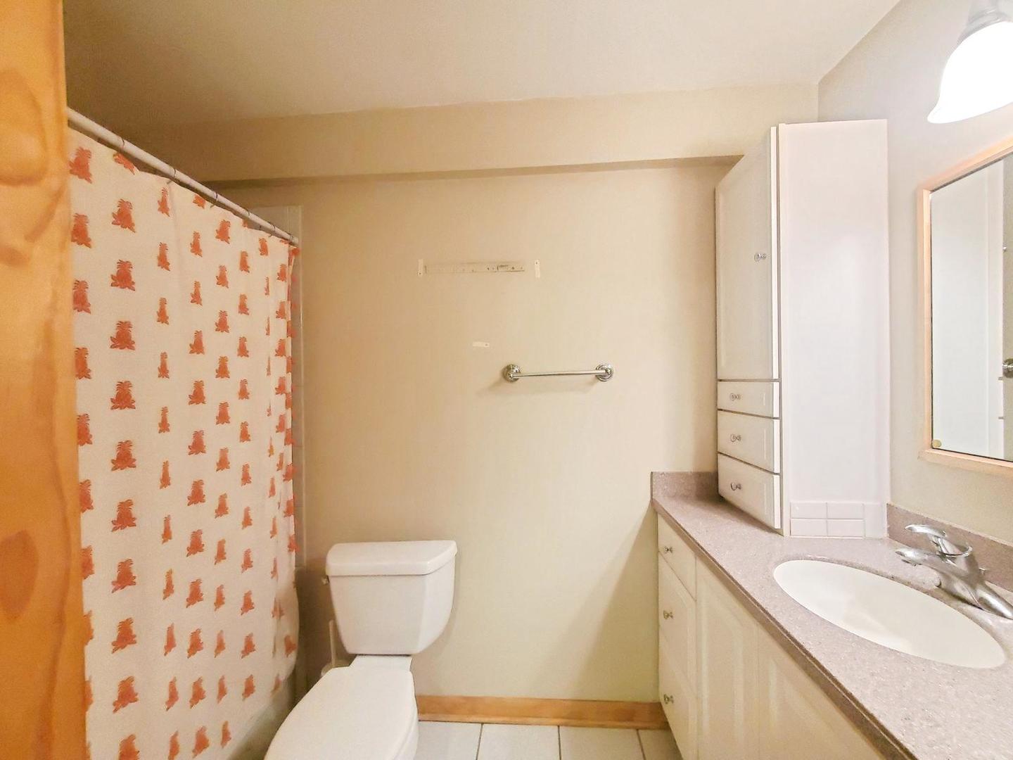 1500 ROBIN Circle #108, Hoffman Estates, IL 60169