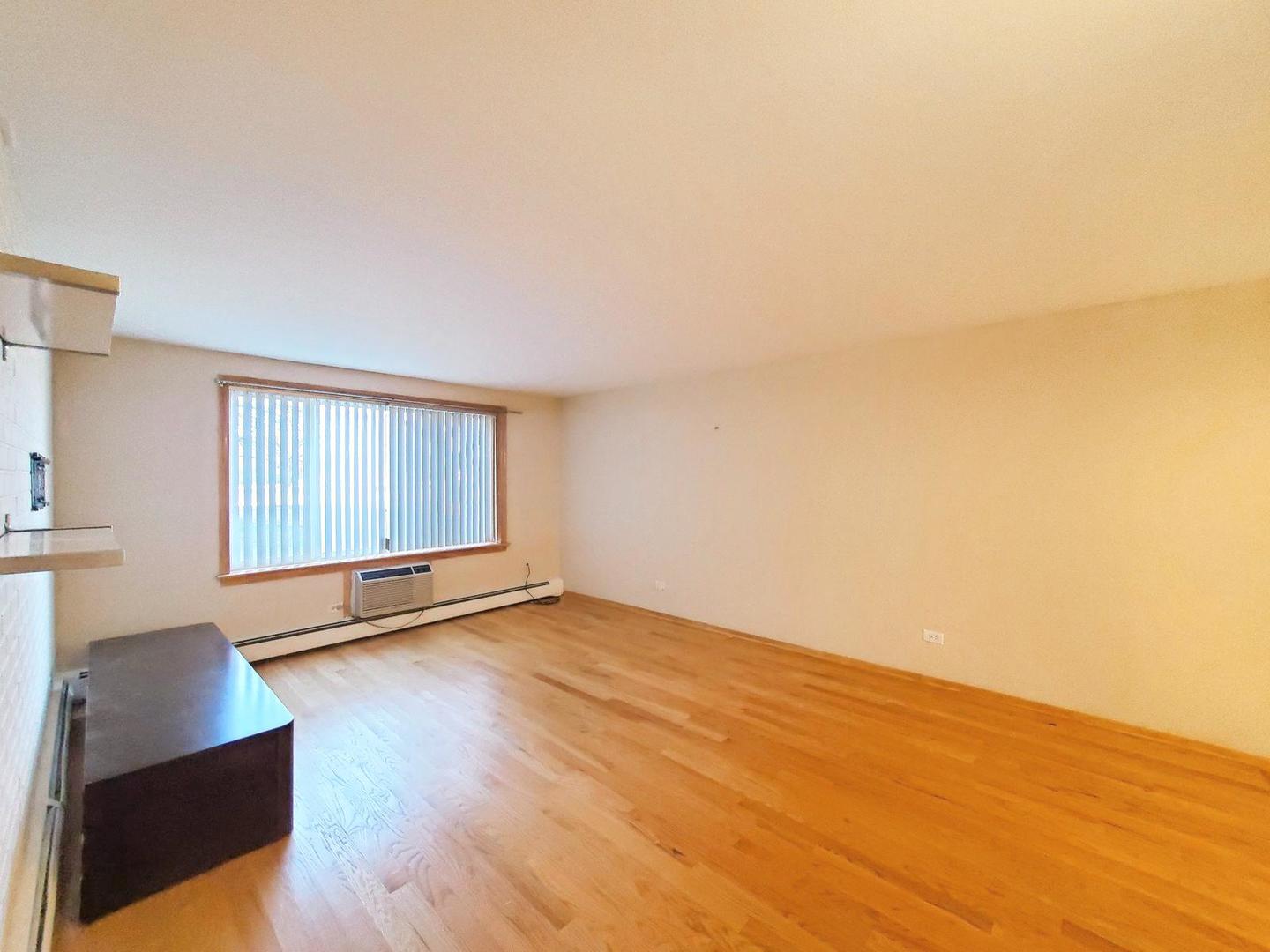 1500 ROBIN Circle #108, Hoffman Estates, IL 60169