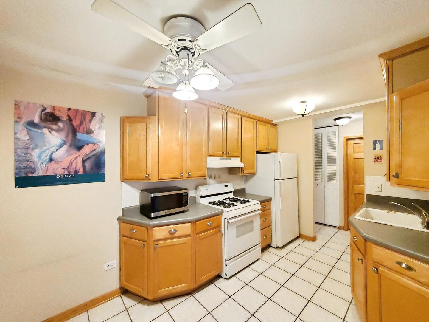 1500 ROBIN Circle #108, Hoffman Estates, IL 60169