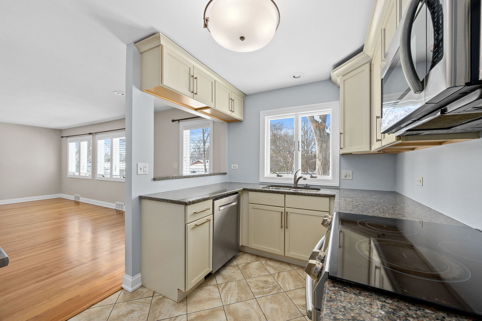 4426 Florence Avenue, Downers Grove, IL 60515