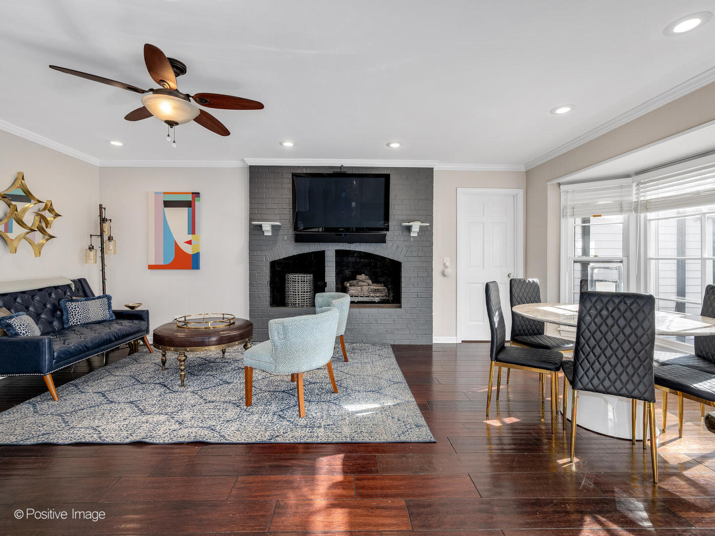 2S386 SENECA Drive, Wheaton, IL 60189