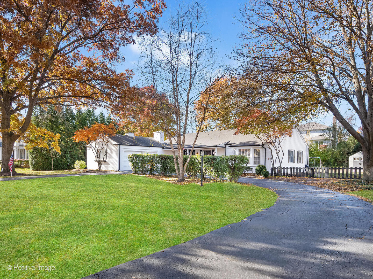 2S386 SENECA Drive, Wheaton, IL 60189