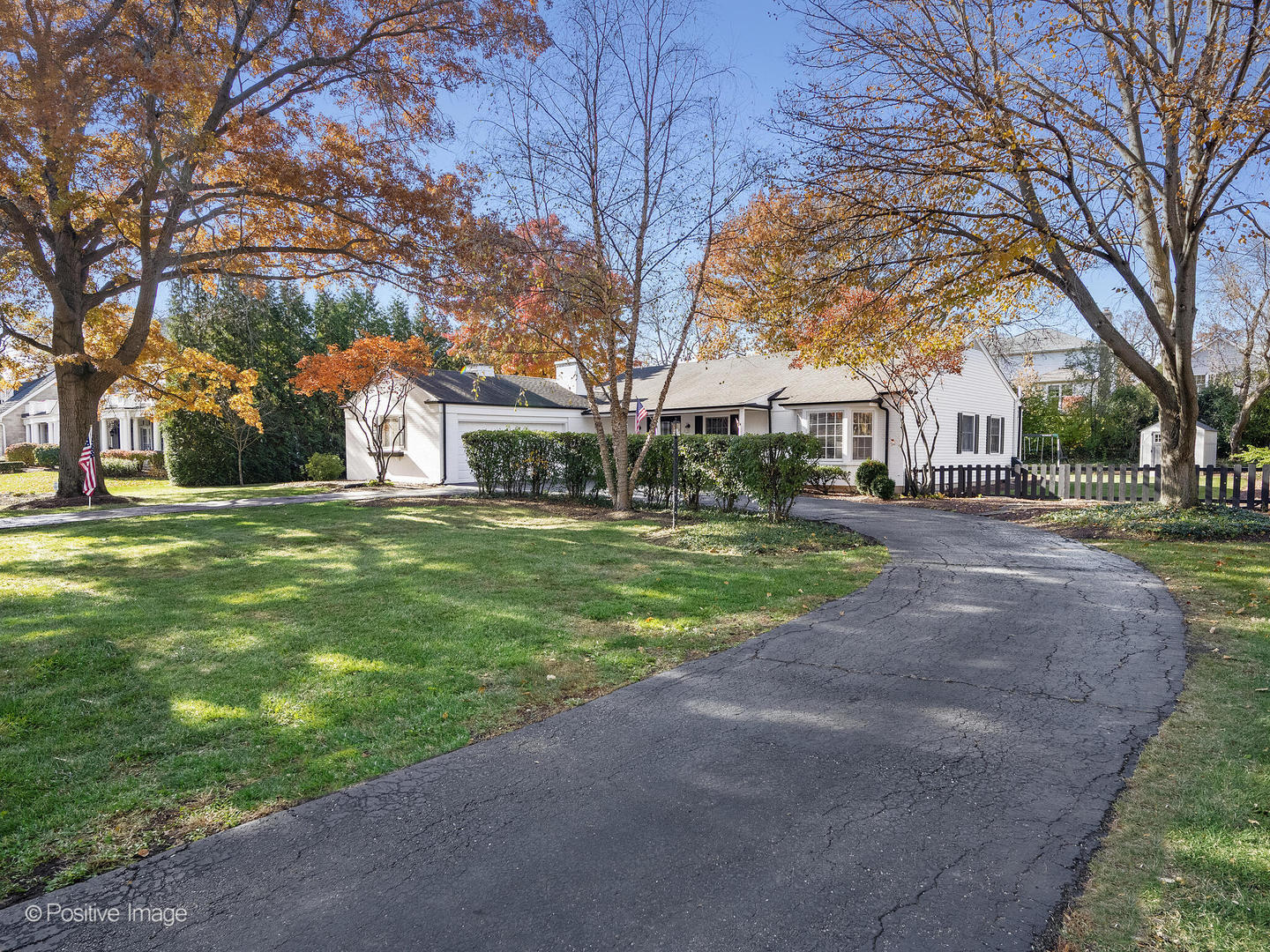 2S386 SENECA Drive, Wheaton, IL 60189