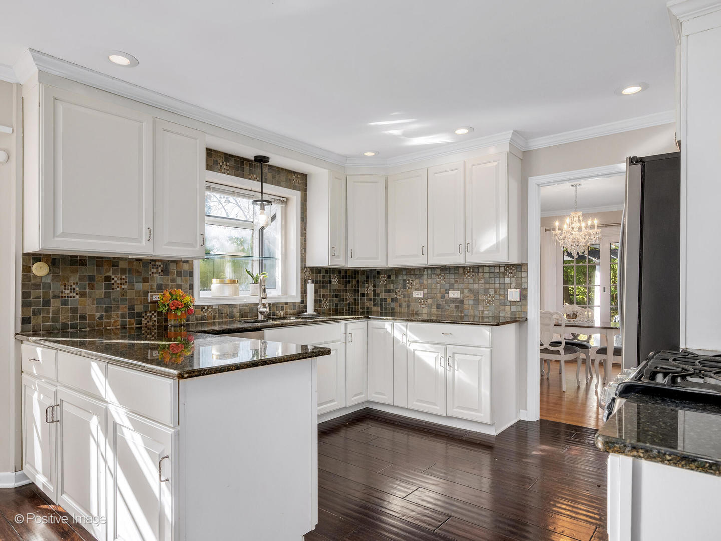 2S386 SENECA Drive, Wheaton, IL 60189