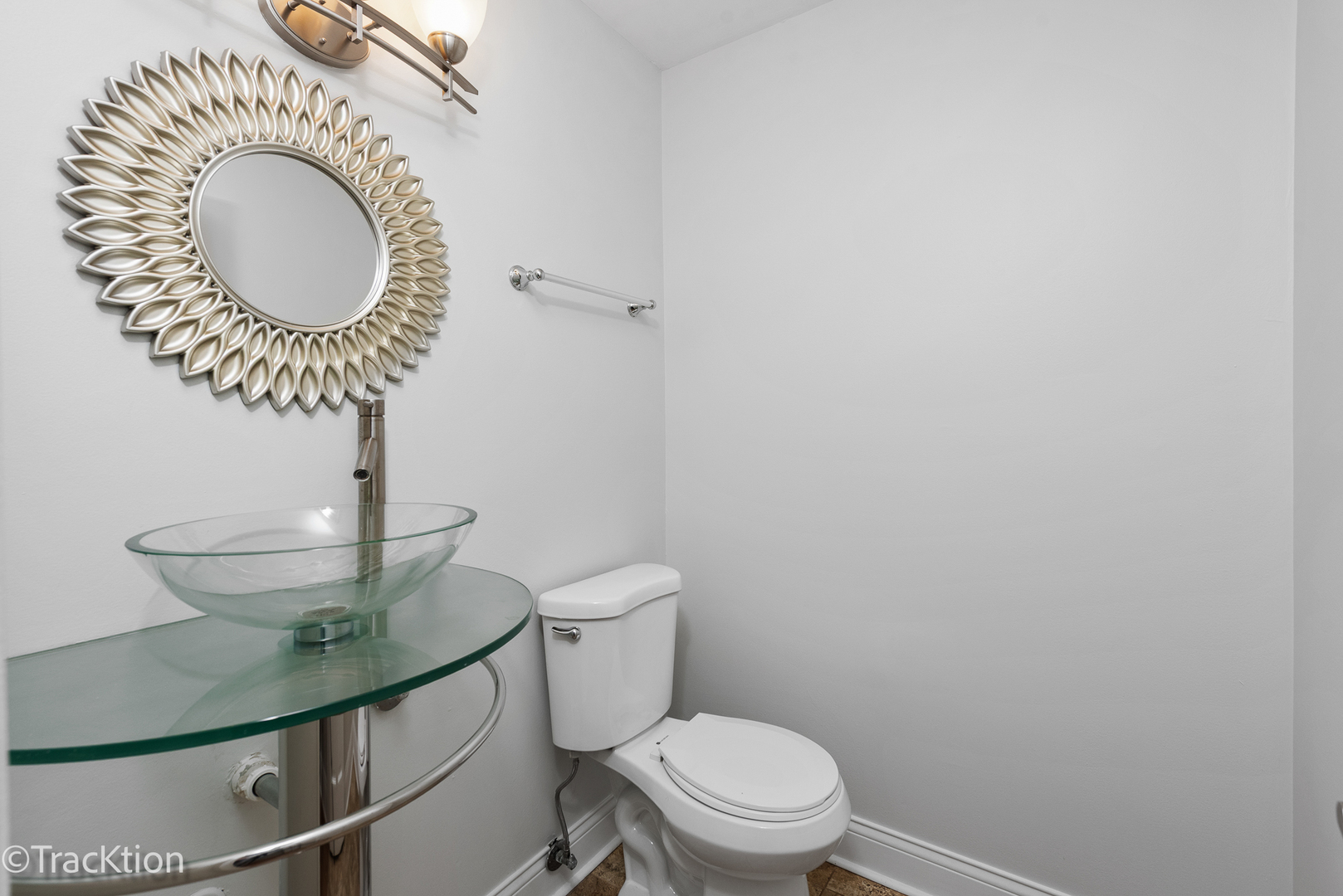 29W425 THORNWOOD Lane, Warrenville, IL 60555