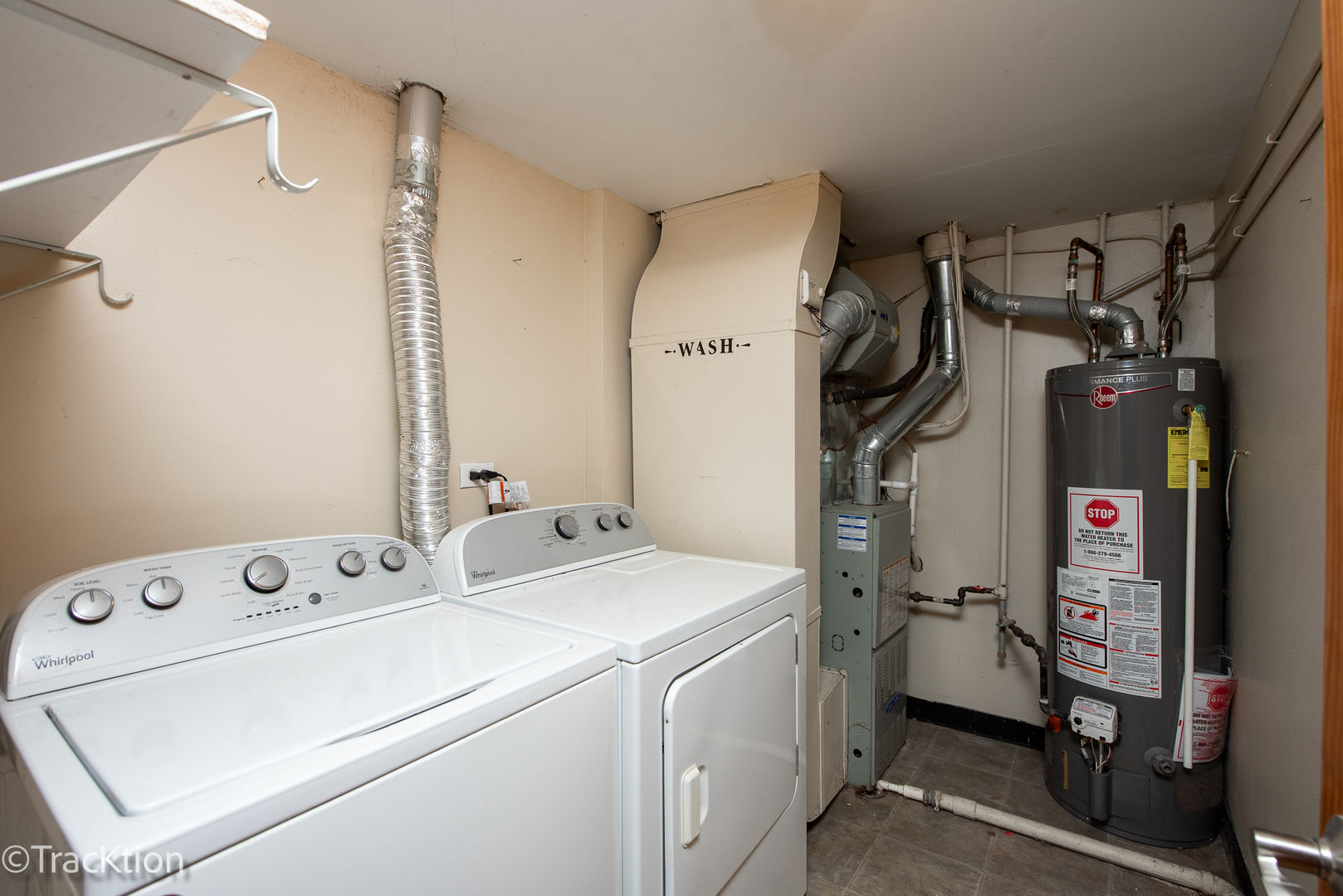 29W425 THORNWOOD Lane, Warrenville, IL 60555