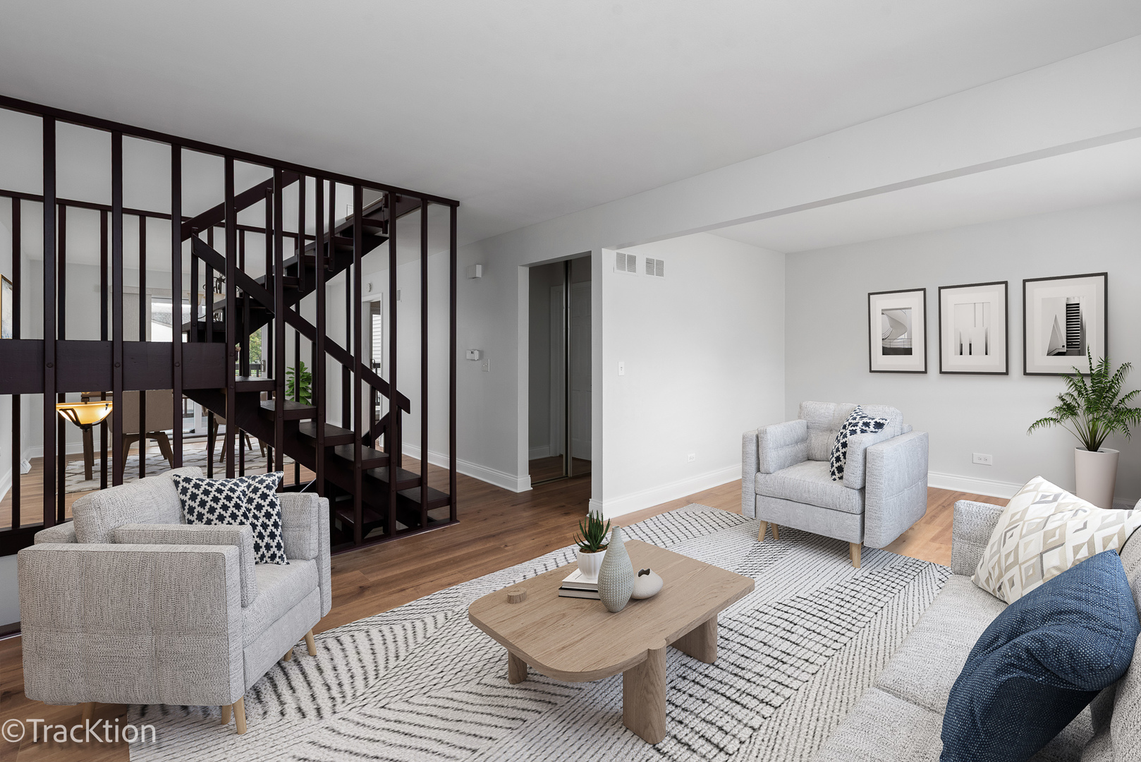 29W425 THORNWOOD Lane, Warrenville, IL 60555