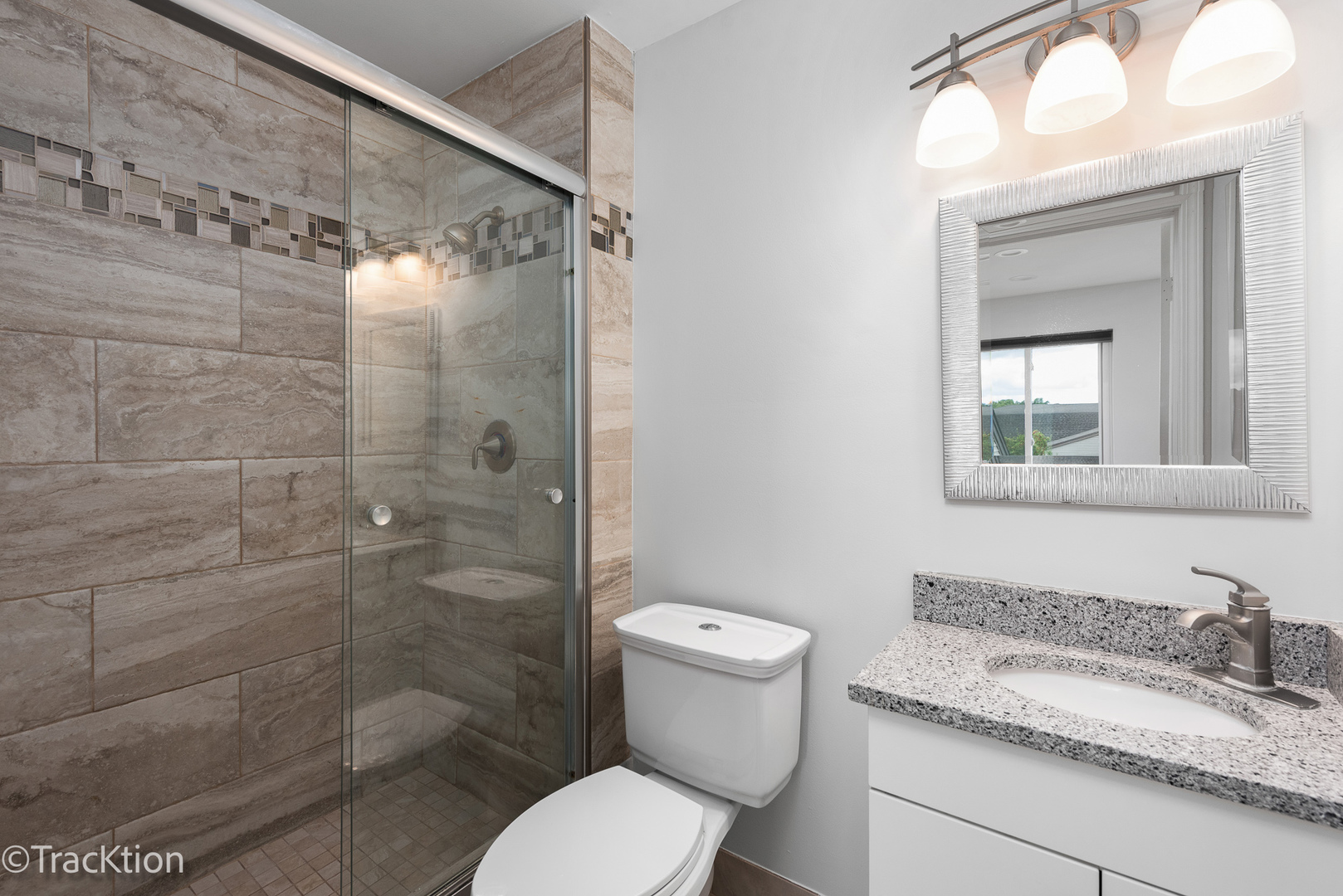 29W425 THORNWOOD Lane, Warrenville, IL 60555