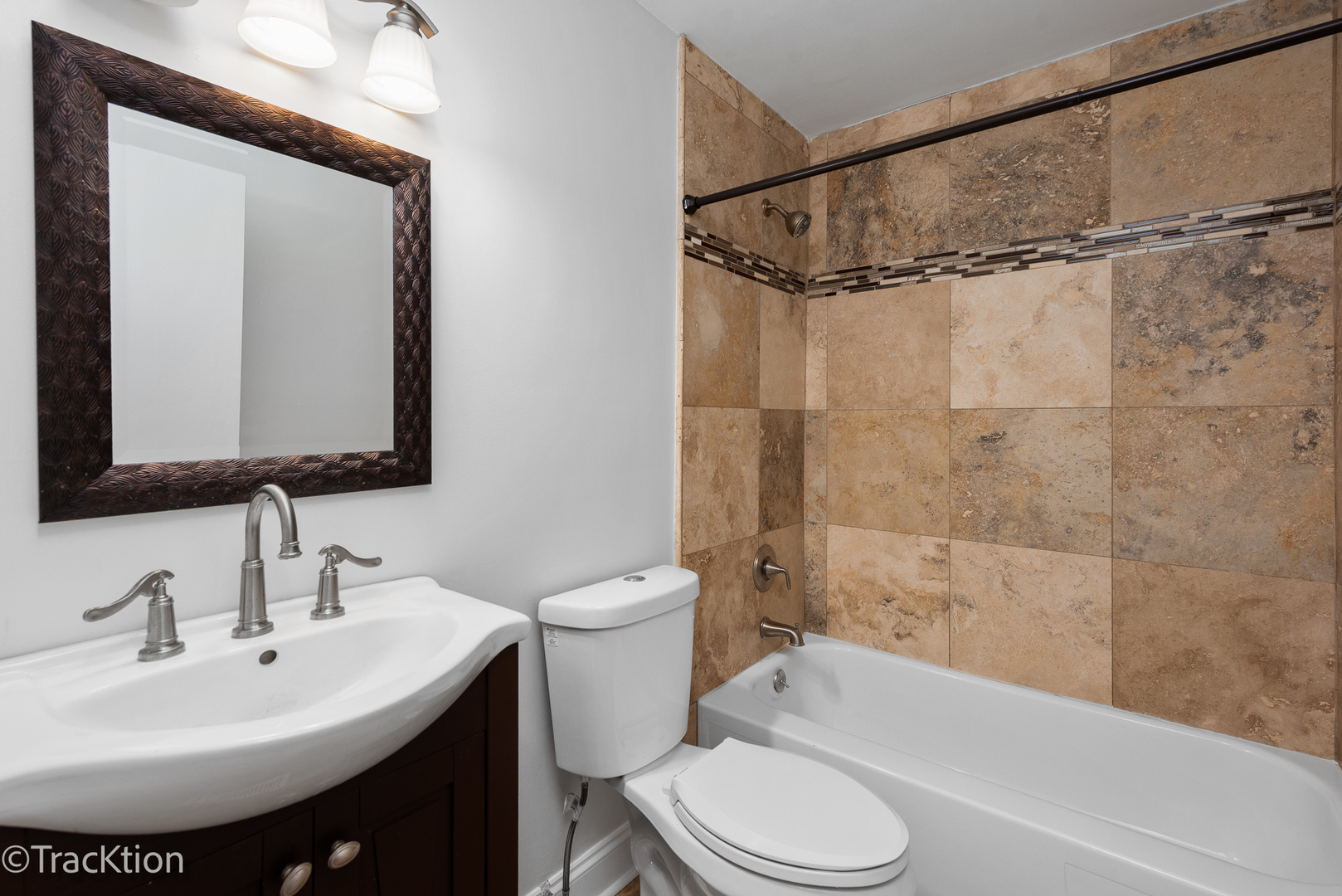 29W425 THORNWOOD Lane, Warrenville, IL 60555