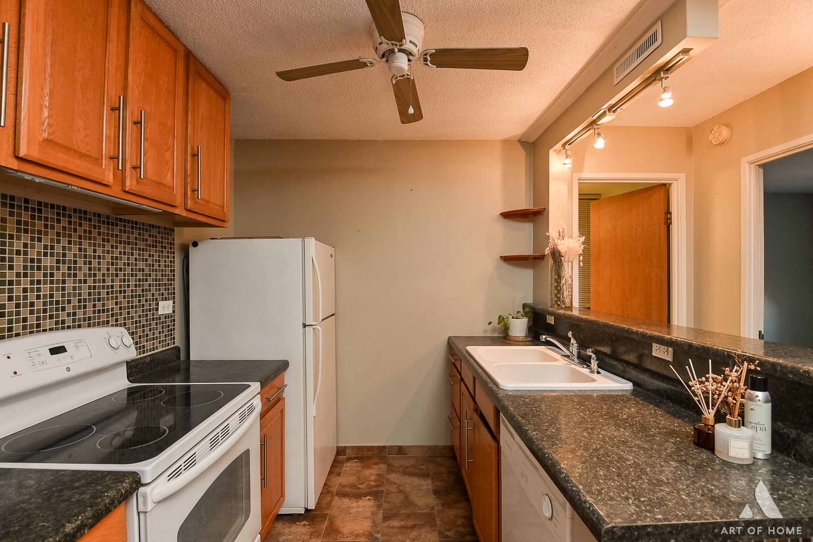 5550 Astor Lane #317, Rolling Meadows, IL 60008