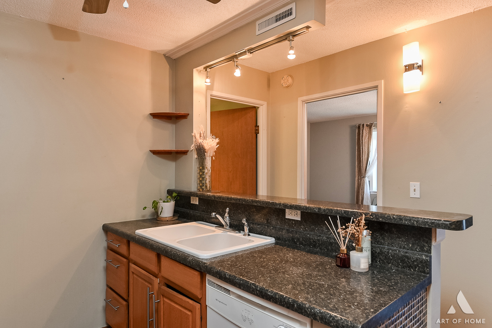 5550 Astor Lane #317, Rolling Meadows, IL 60008