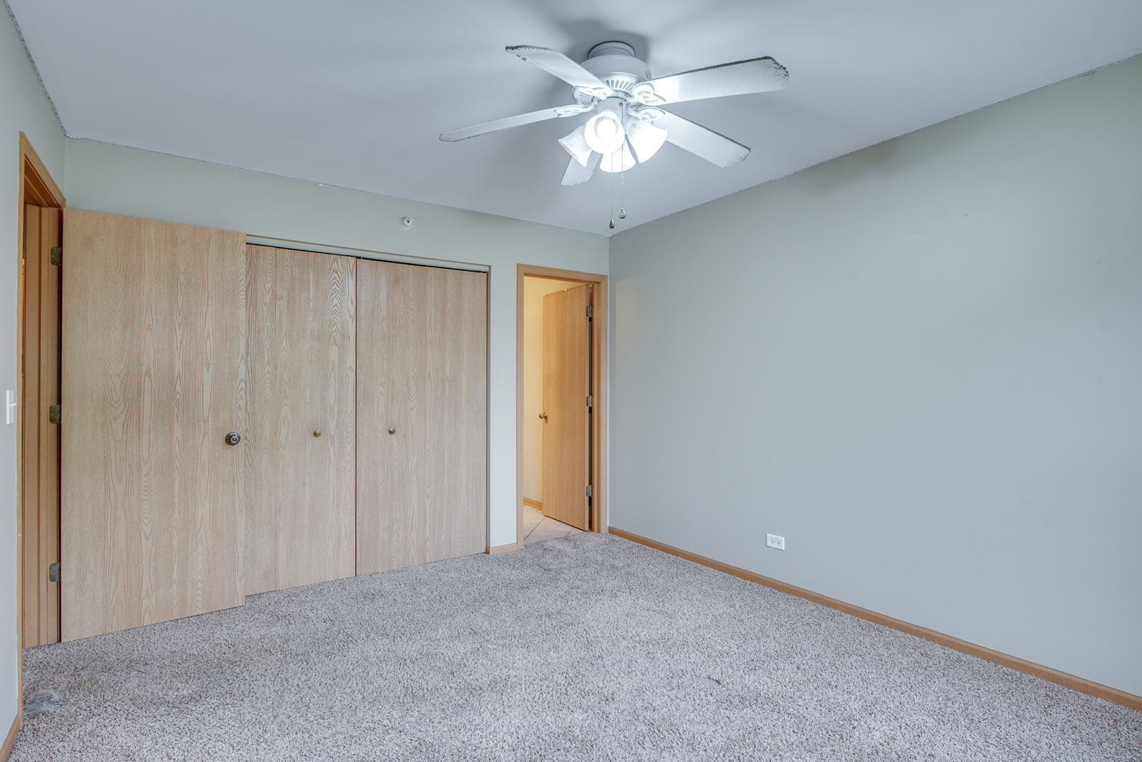 2492 Dickens Drive #2492, Aurora, IL 60503