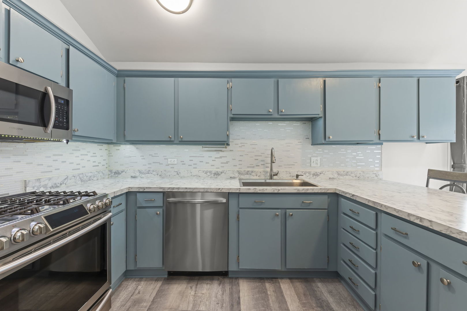 6386 Kindling Court, Lisle, IL 60532