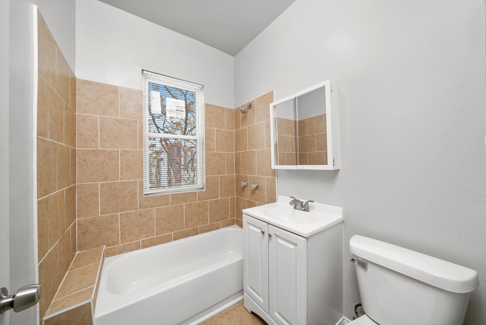 815 W 76th Street, Chicago, IL 60620