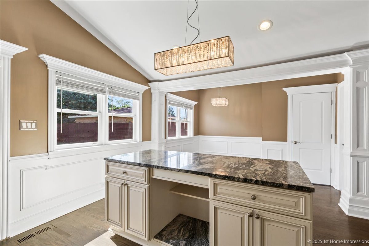 4325 Adeline Drive, Oak Lawn, IL 60453