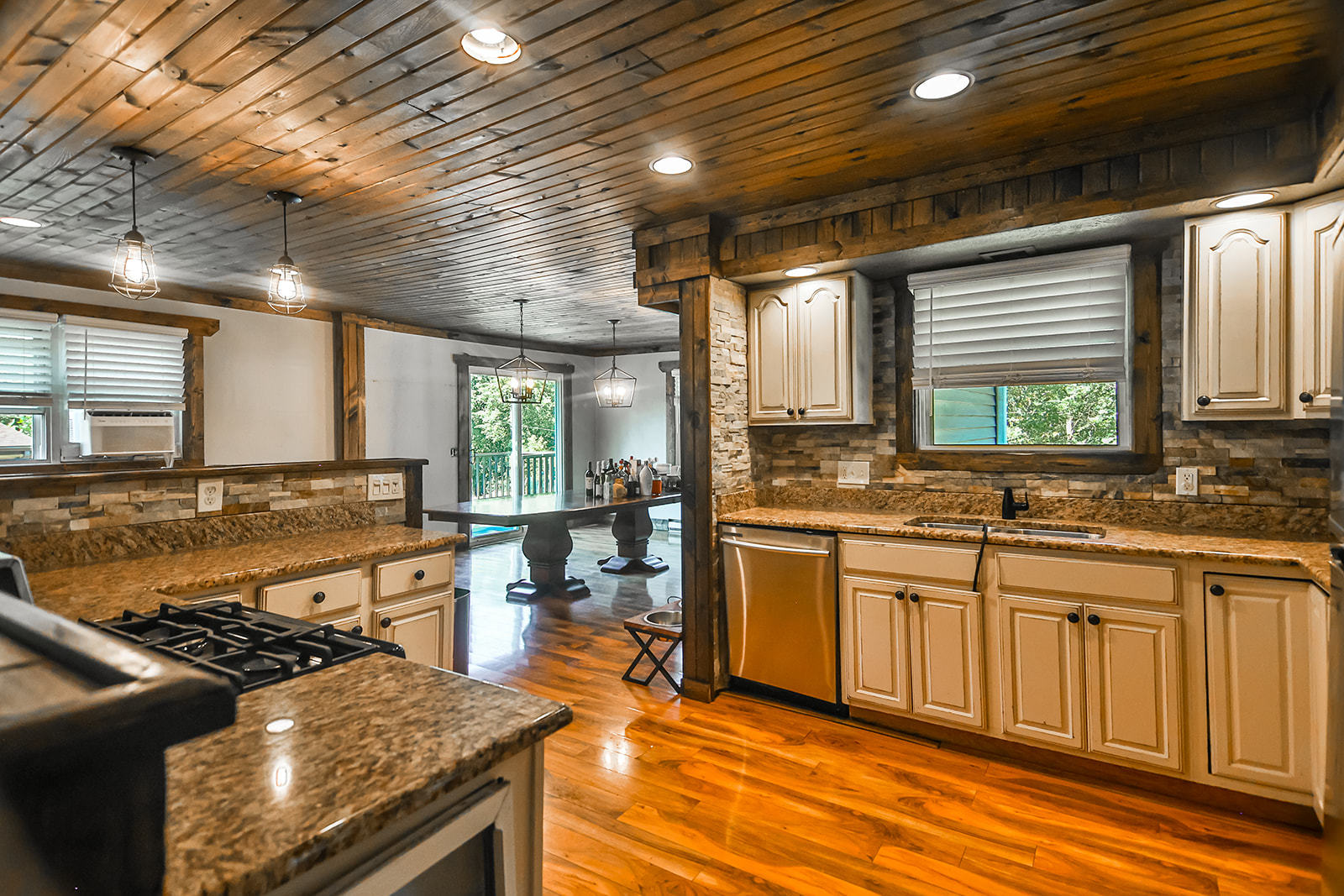 3579 S Bend Road, Rockford, IL 61109