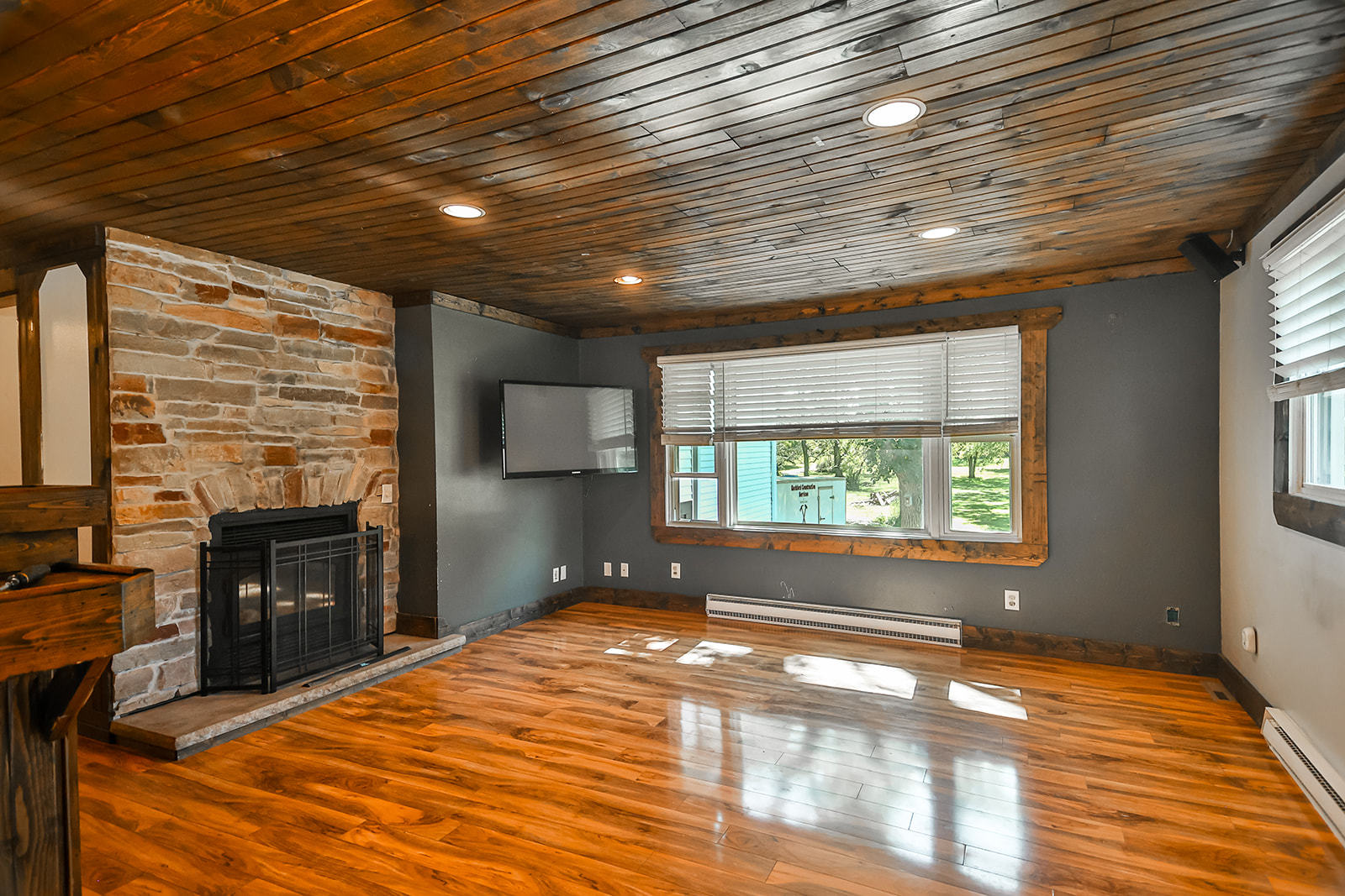 3579 S Bend Road, Rockford, IL 61109