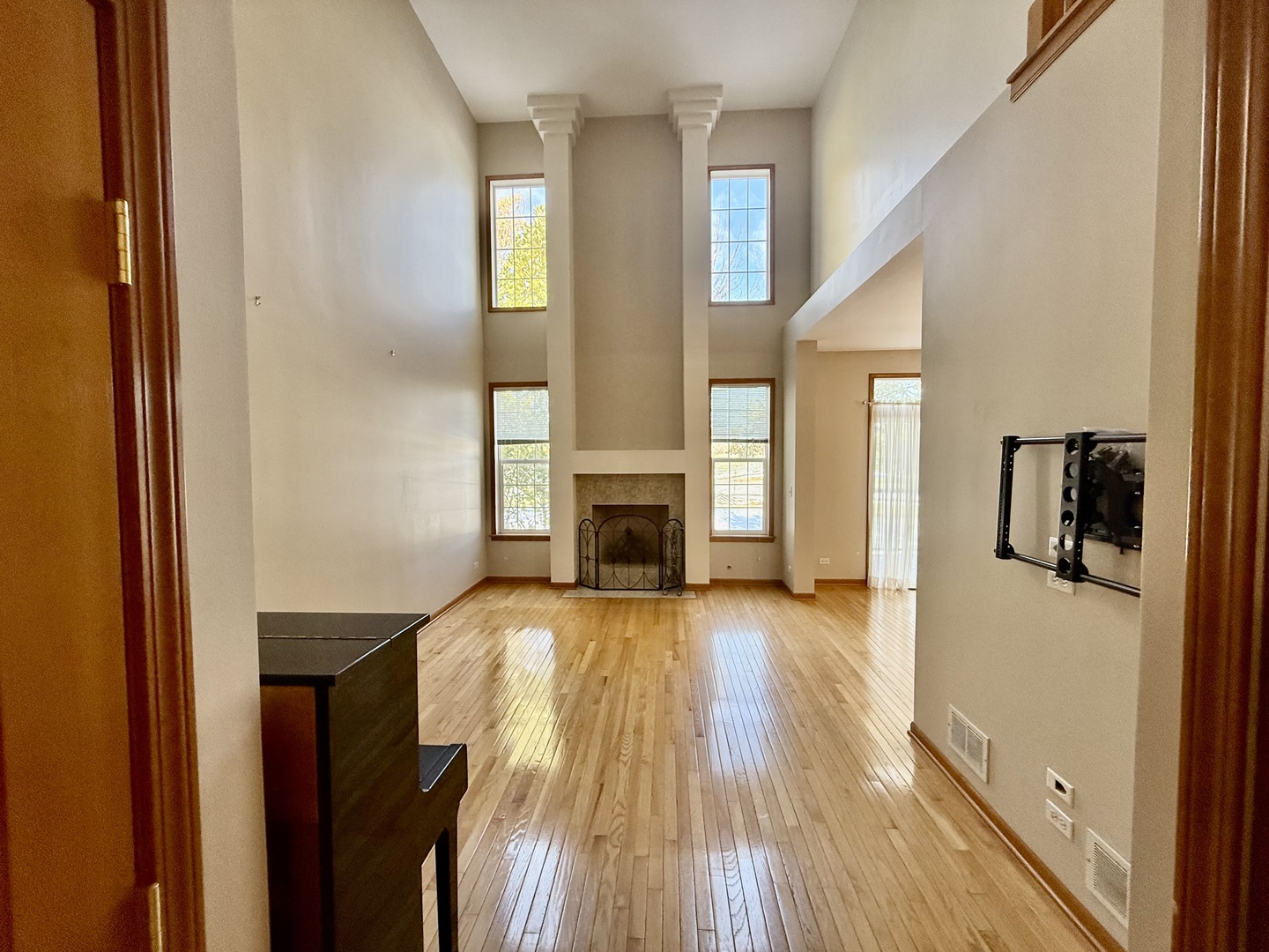 153 Fulbright Lane, Schaumburg, IL 60194