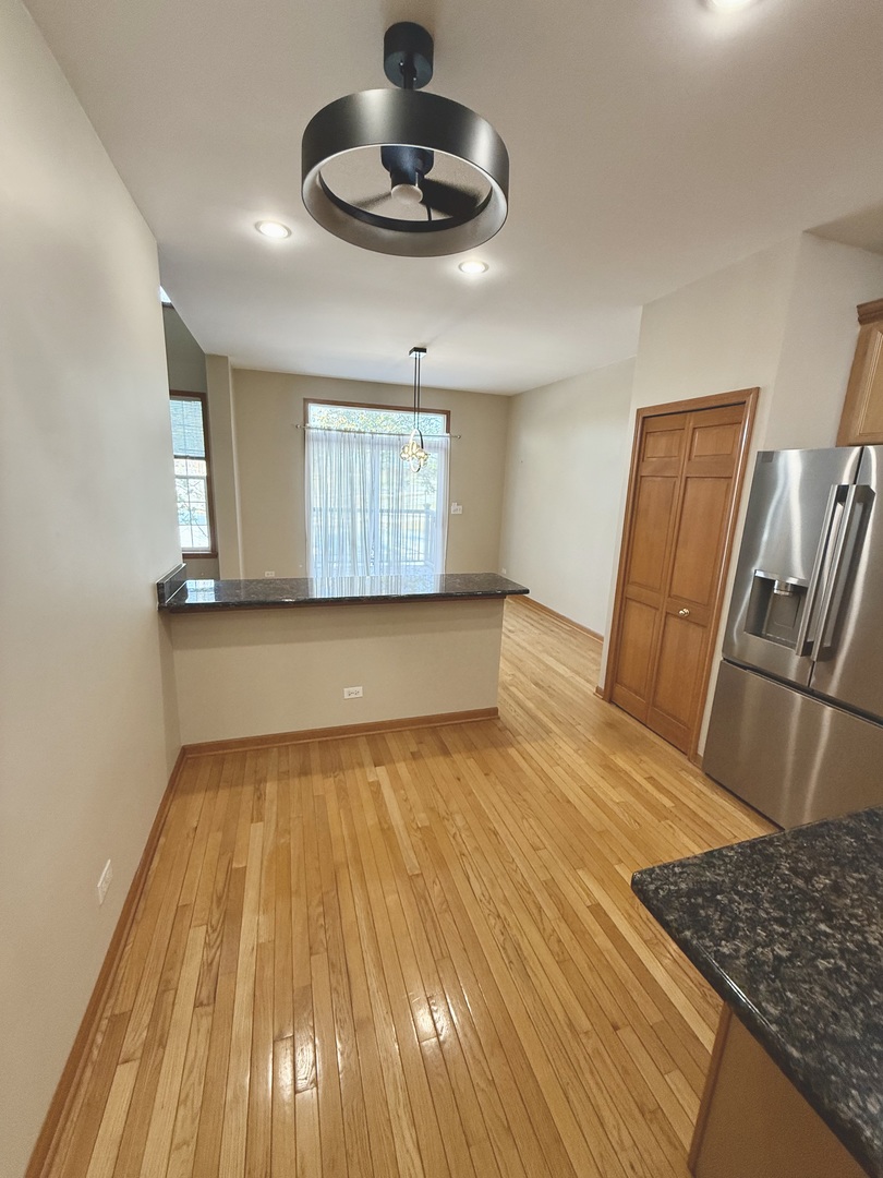 153 Fulbright Lane, Schaumburg, IL 60194