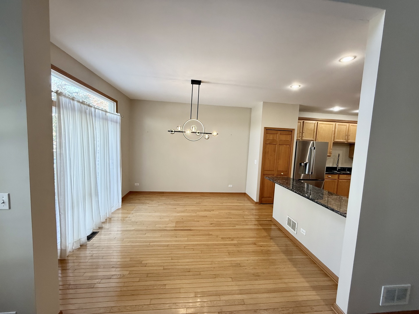 153 Fulbright Lane, Schaumburg, IL 60194