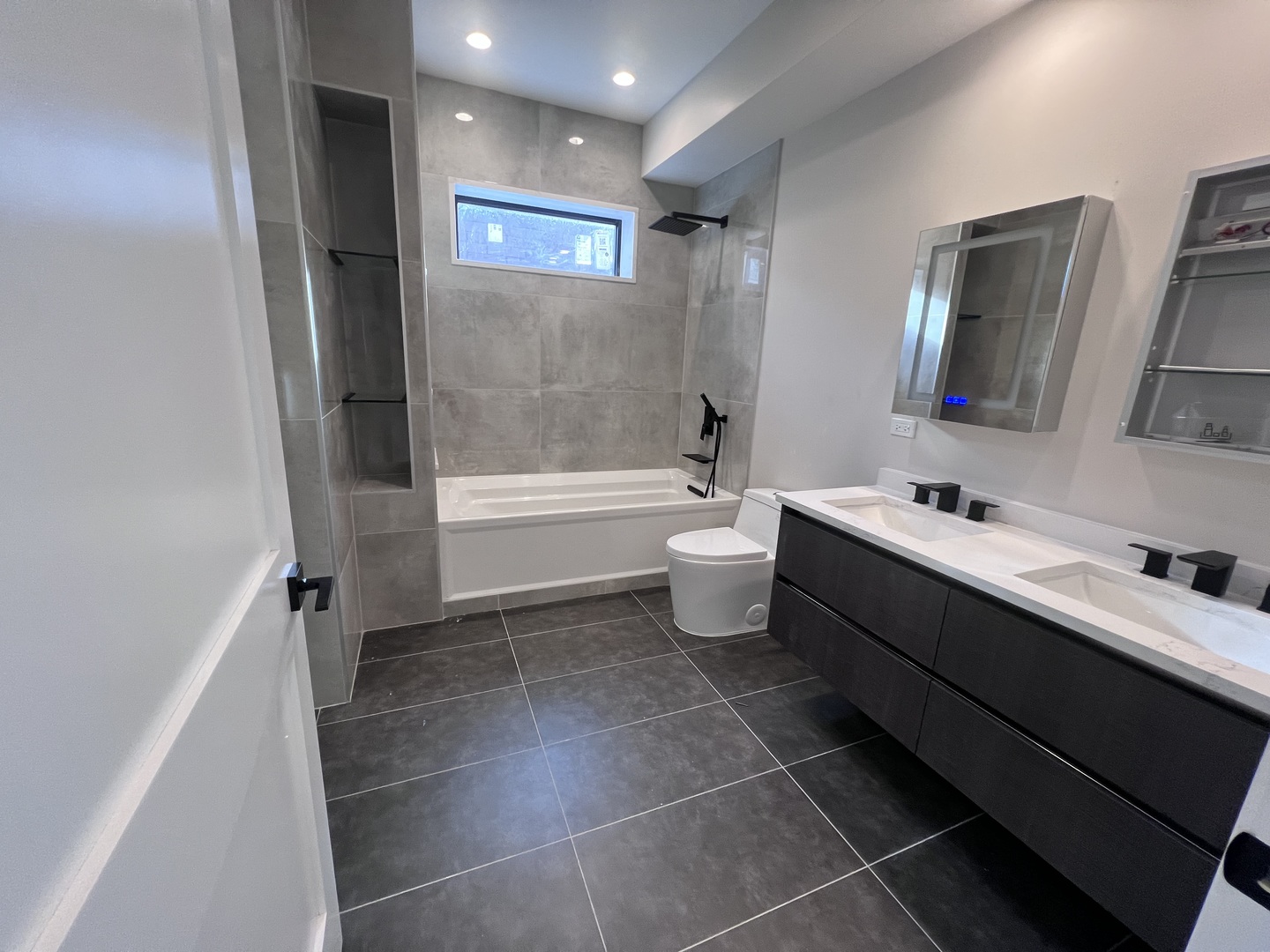 1039 W Belmont Avenue #4, Chicago, IL 60657