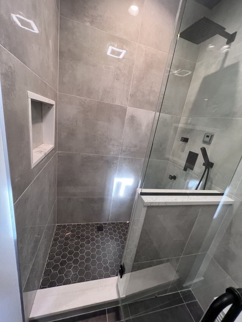 1039 W Belmont Avenue #4, Chicago, IL 60657