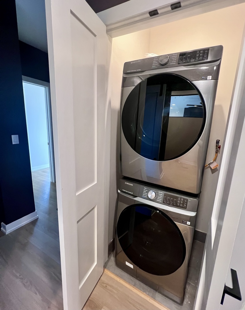 1039 W Belmont Avenue #4, Chicago, IL 60657