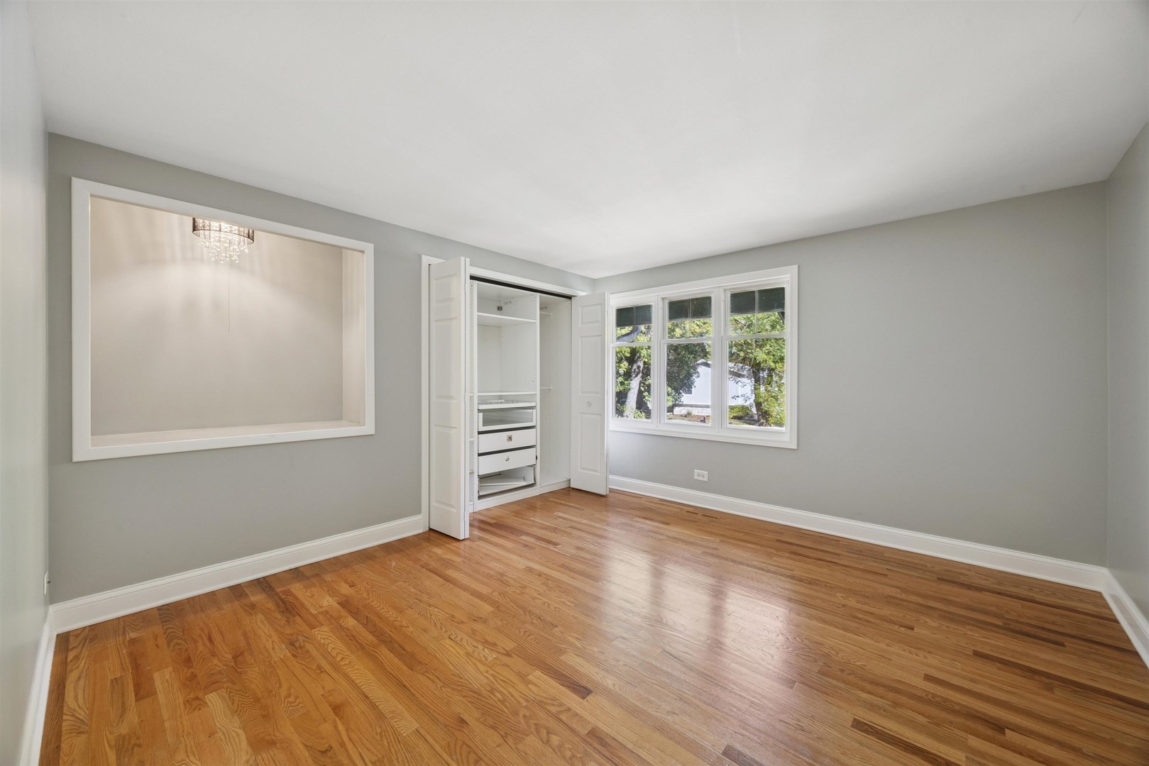 1116 HIDDEN SPRING Drive, Naperville, IL 60540