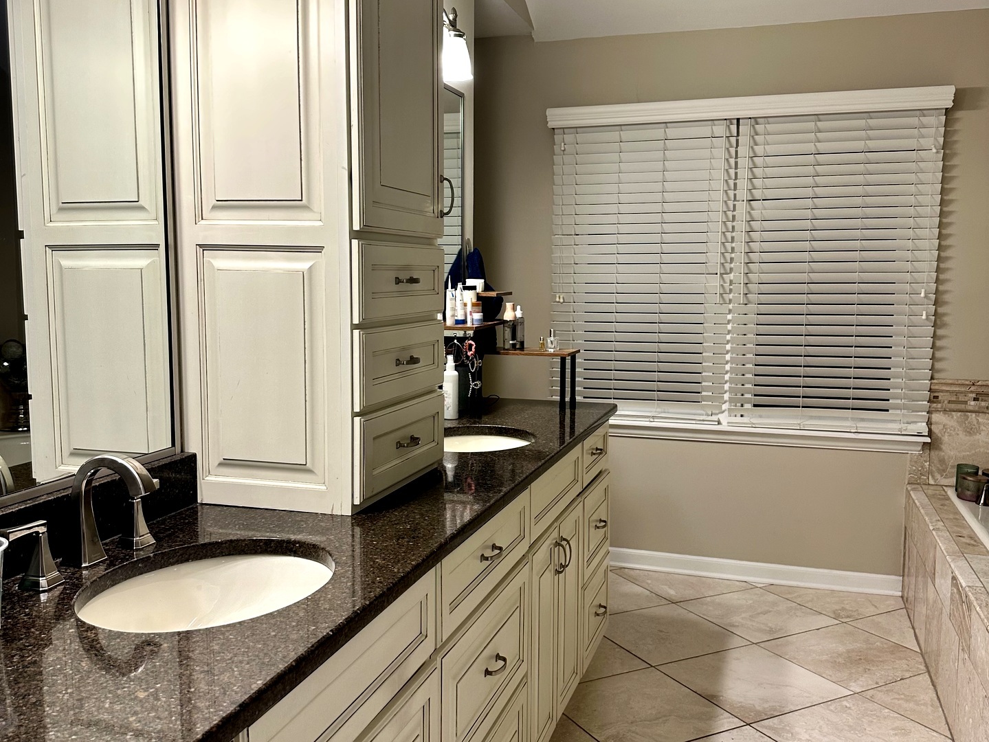 1N539 Turnberry Lane, Winfield, IL 60190