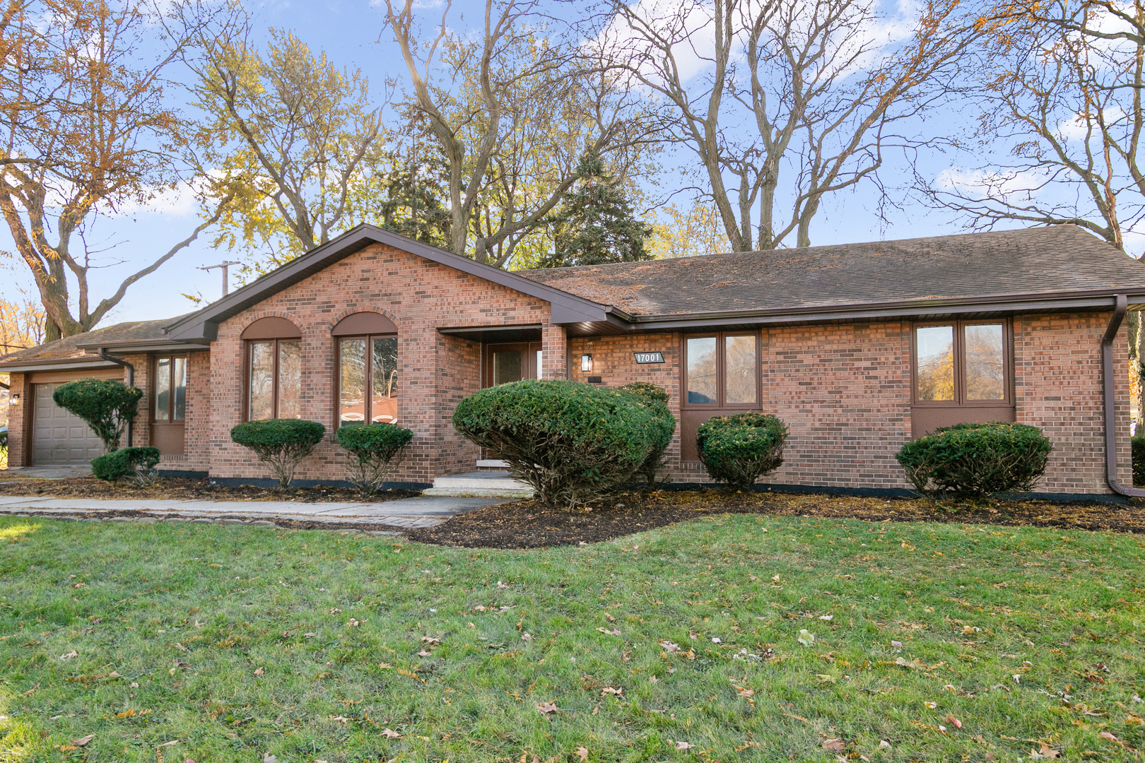 17001 Kimbark Avenue, South Holland, IL 60473