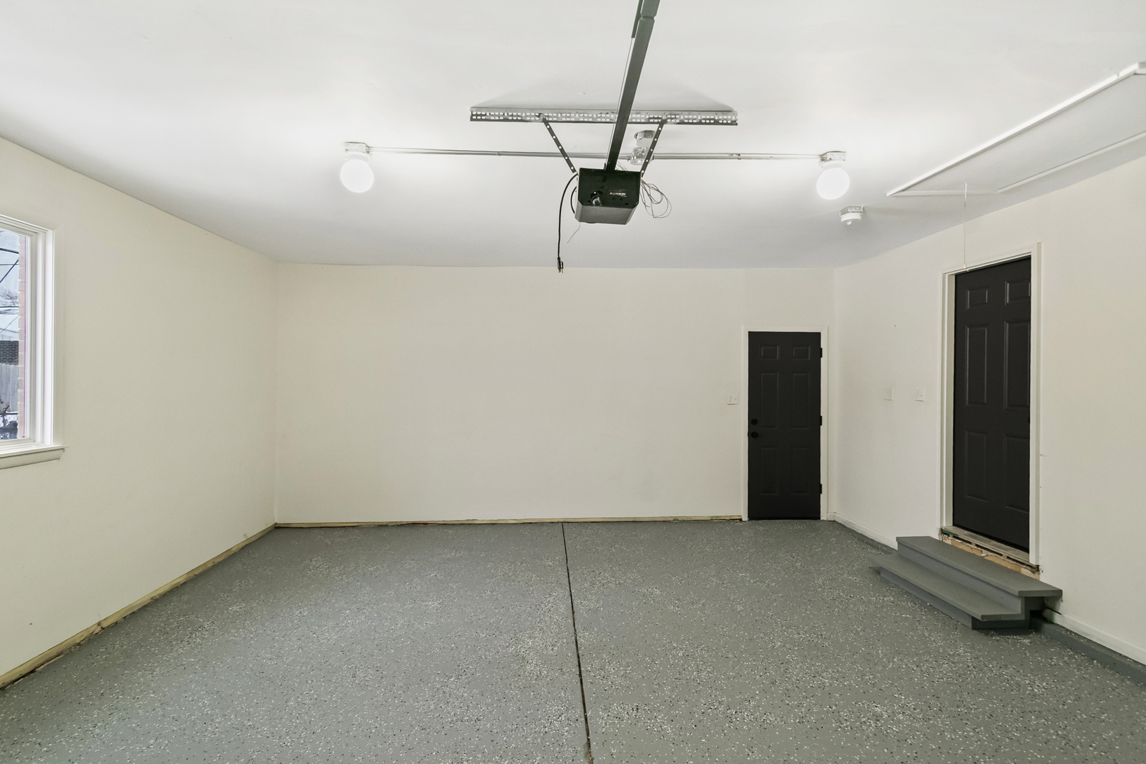 17001 Kimbark Avenue, South Holland, IL 60473